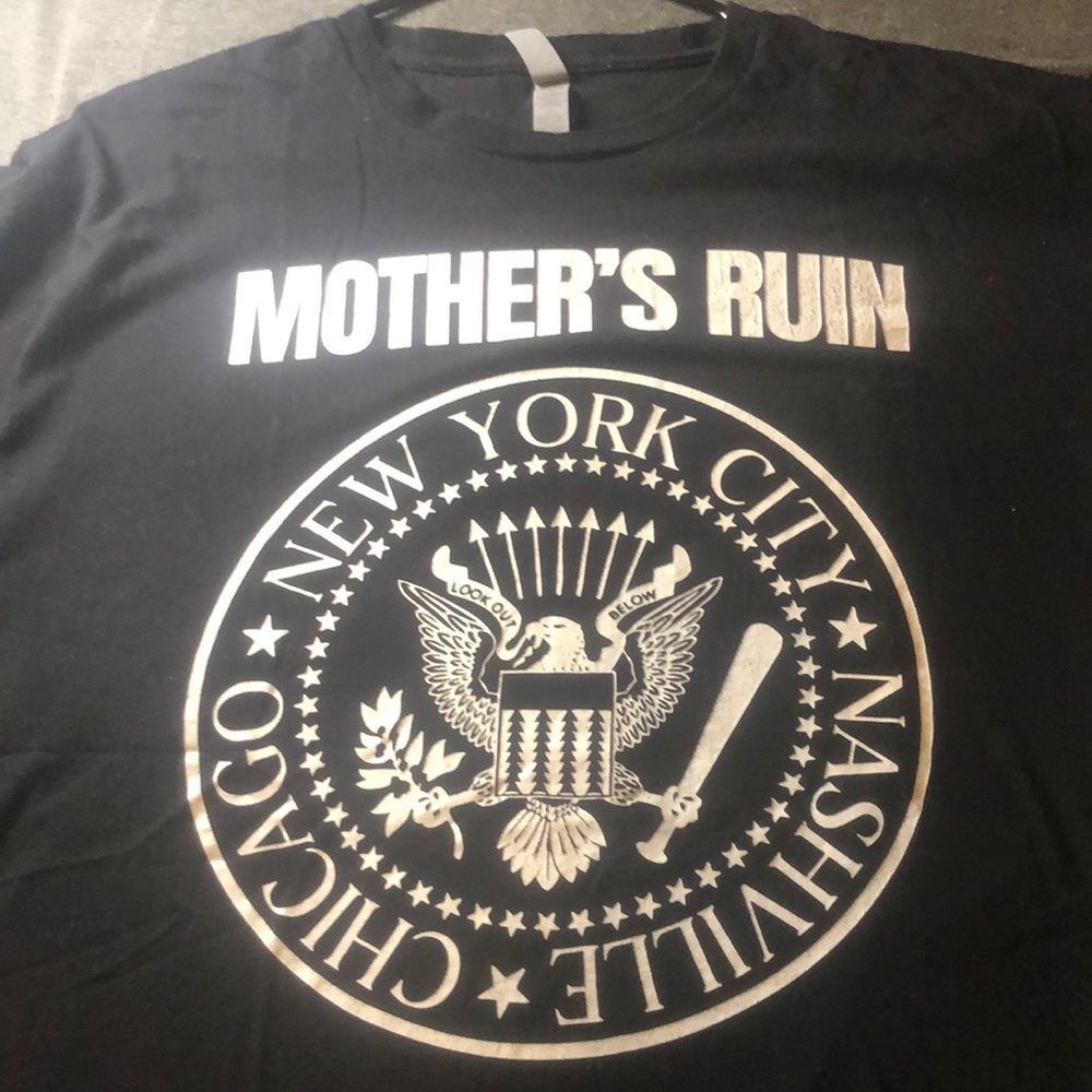New York bar black t-shirt